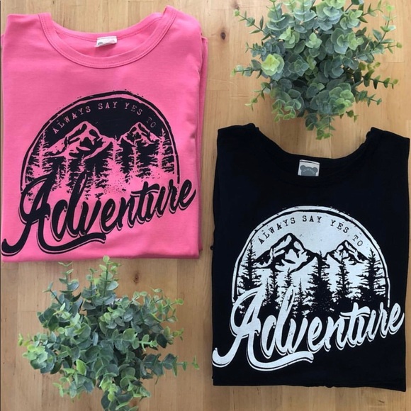 Adventure graphic tank top in black or pink - Picture 2 of 4